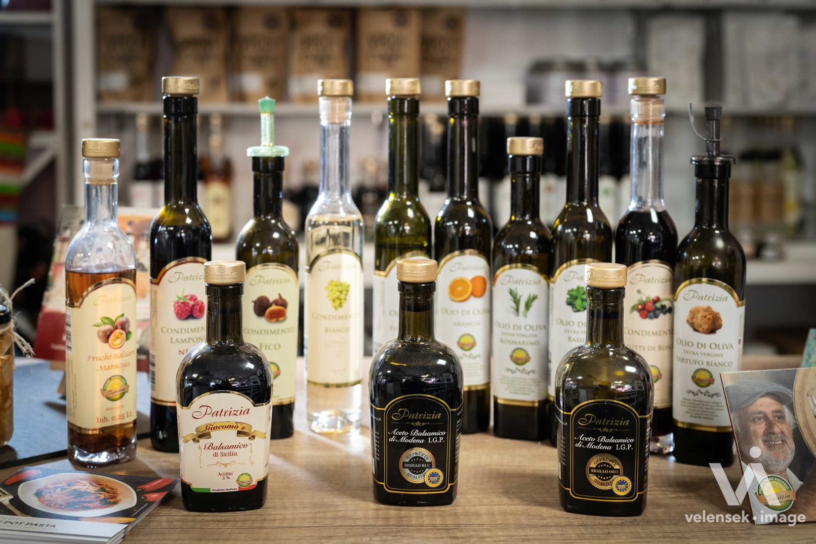 Essig und Öl Auswahl bei Ars Vivendi ©Velensek Image